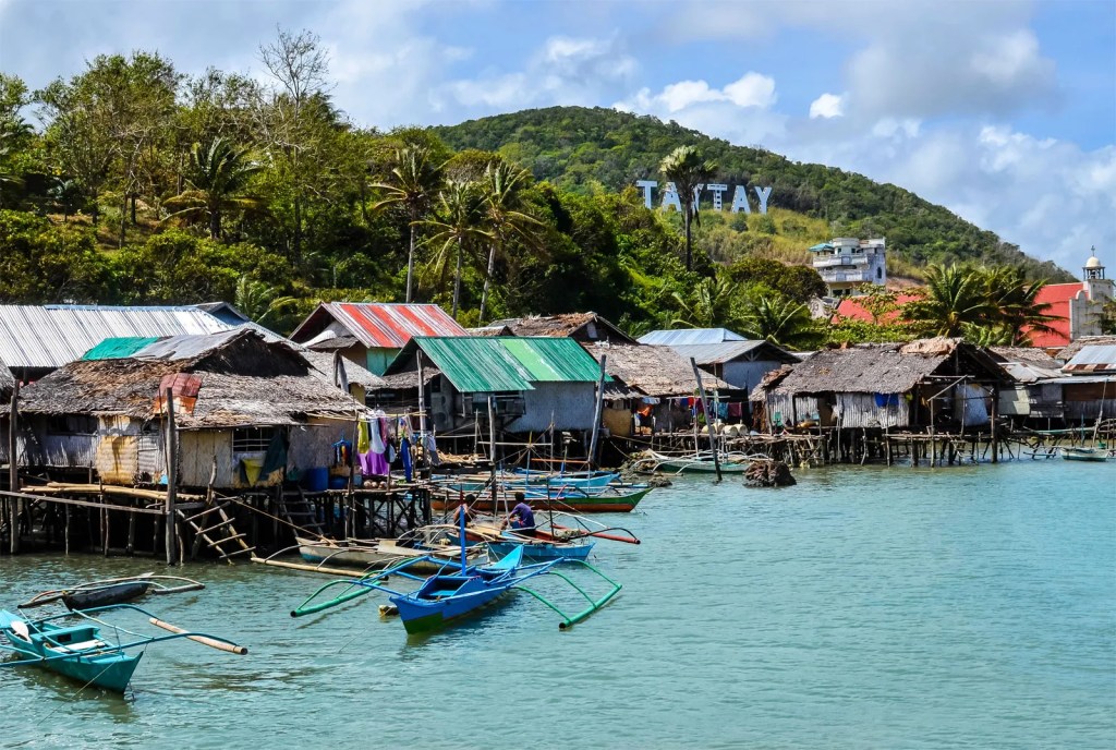 Aldea de pescadores en Palawan